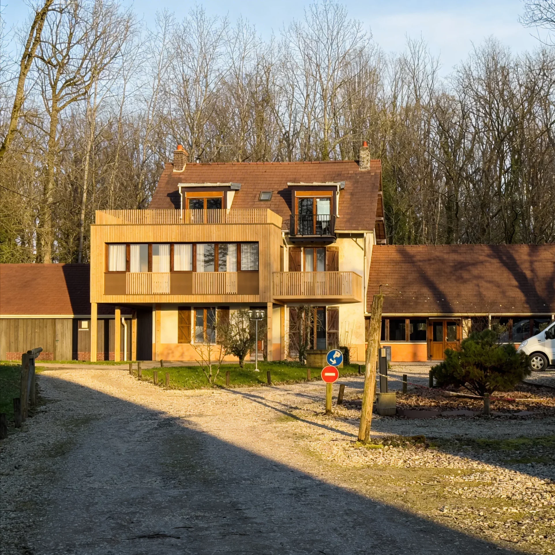 surélévation maison ossature bois 77, architecte Lagny-sur-Marne agrandissement, chantier surélévation toiture, rénovation maison Seine-et-Marne, EFi Studio